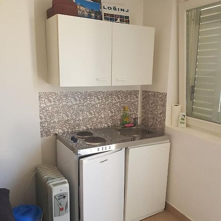 Small Studio Mali Losinj Exterior photo