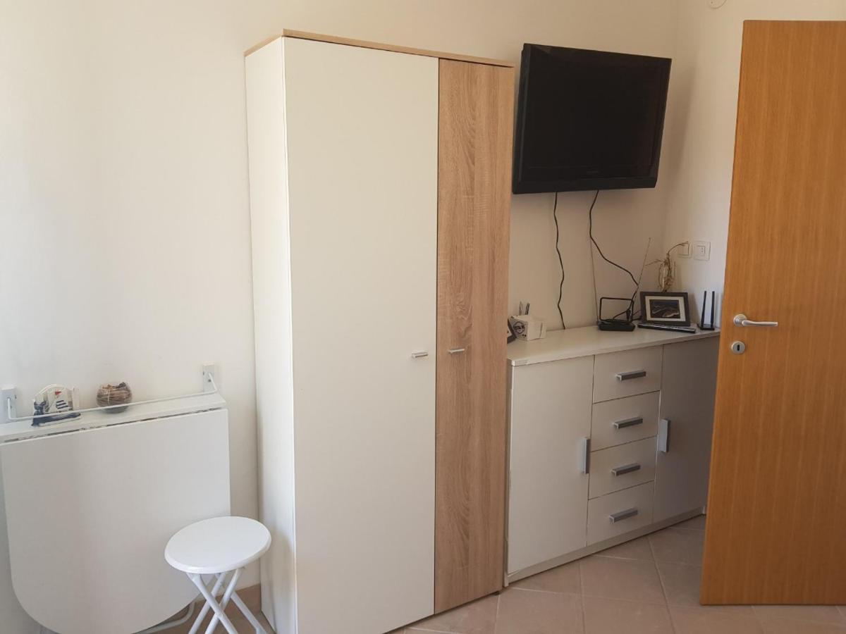 Small Studio Mali Losinj Exterior photo
