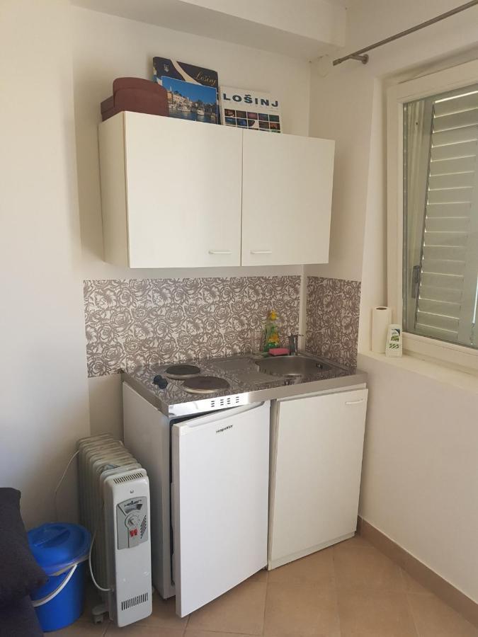 Small Studio Mali Losinj Exterior photo